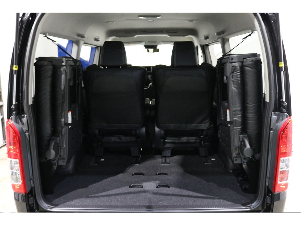 リアを跳ね上げれば荷物もたくさん積めます！