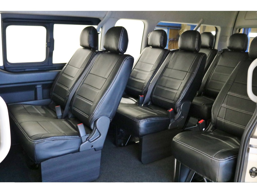 広々とした10人乗りはグランドキャビンだからこそ！