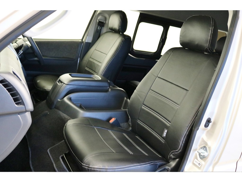 FLEXオリジナルブラックレザー調シートカバーを装着！