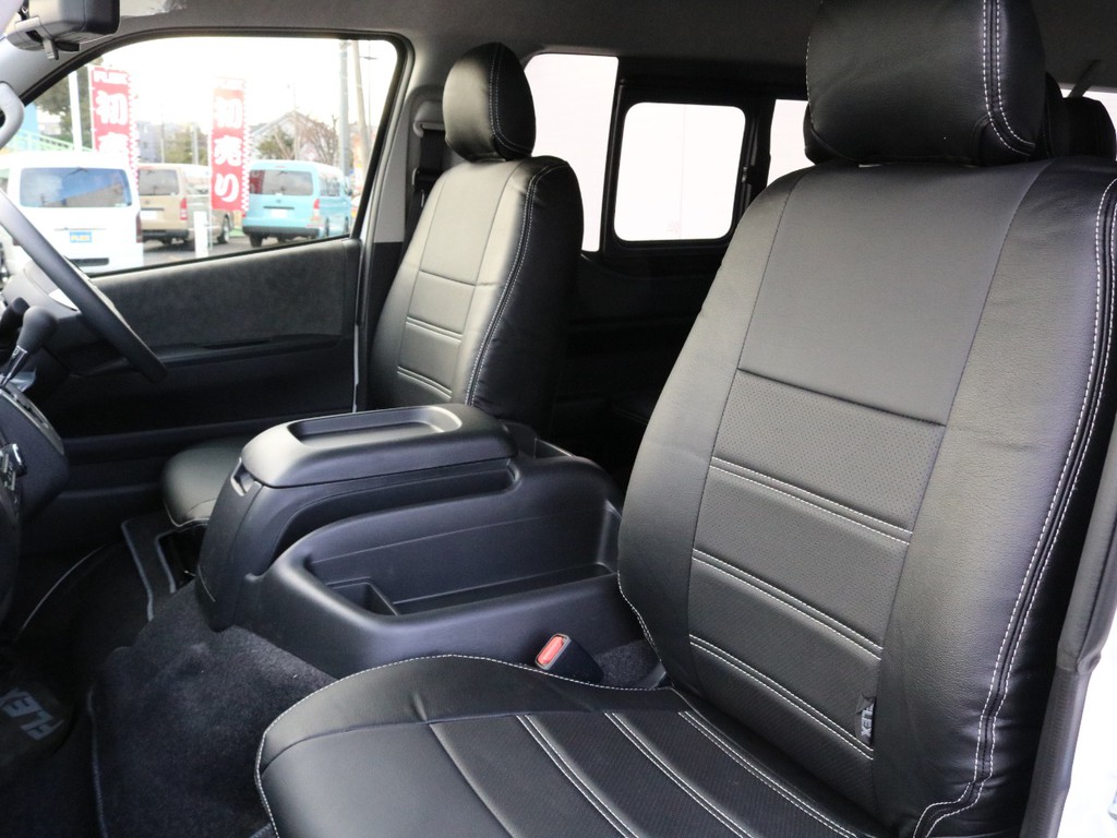 全席黒革調シートカバー装着済み！