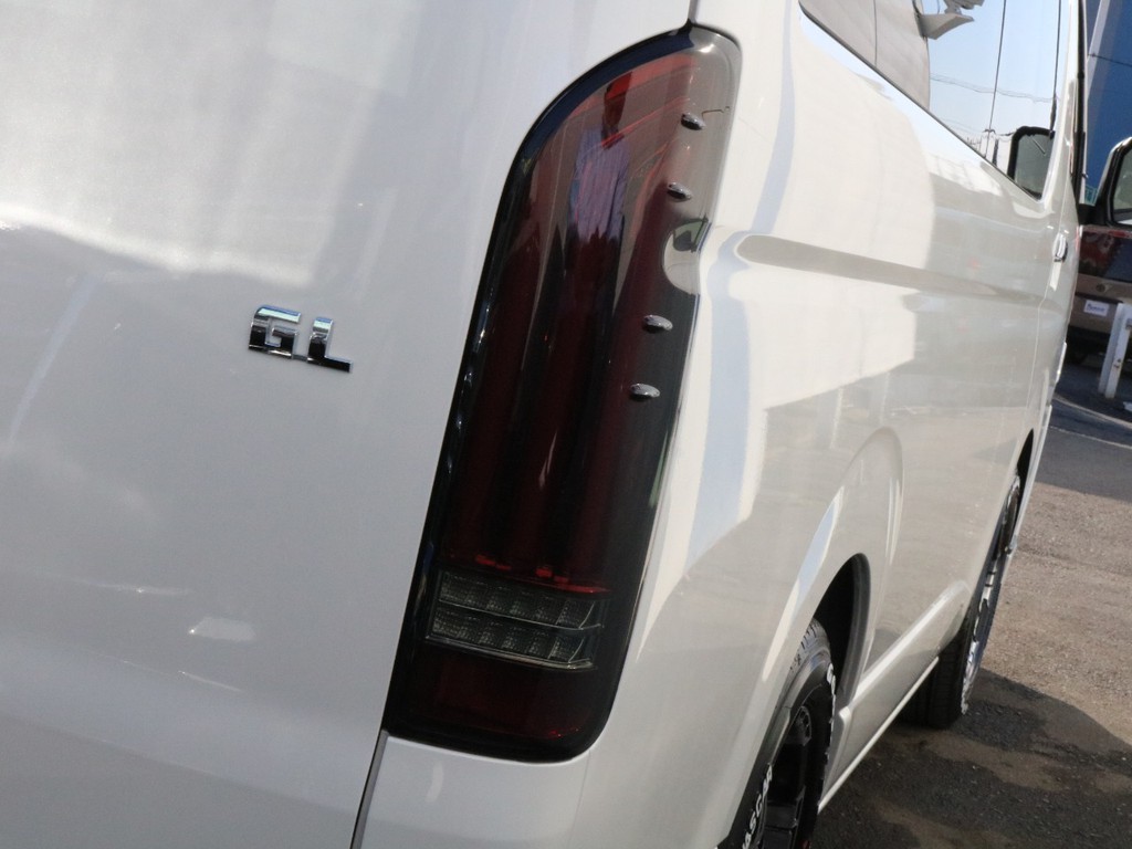 シーケンシャルモード搭載FLEXオリジナルアルティメットLEDテール！