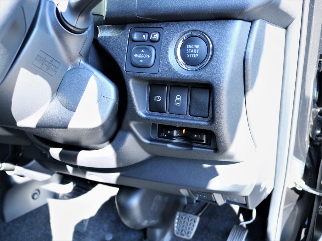 プッシュスタート、パワースライドドア！