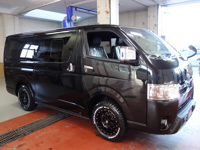 新車ハイエースＶダークプライムⅡ２８００ディーゼル４ＷＤナビベットＫＩＴパッケージ完成致しました！！