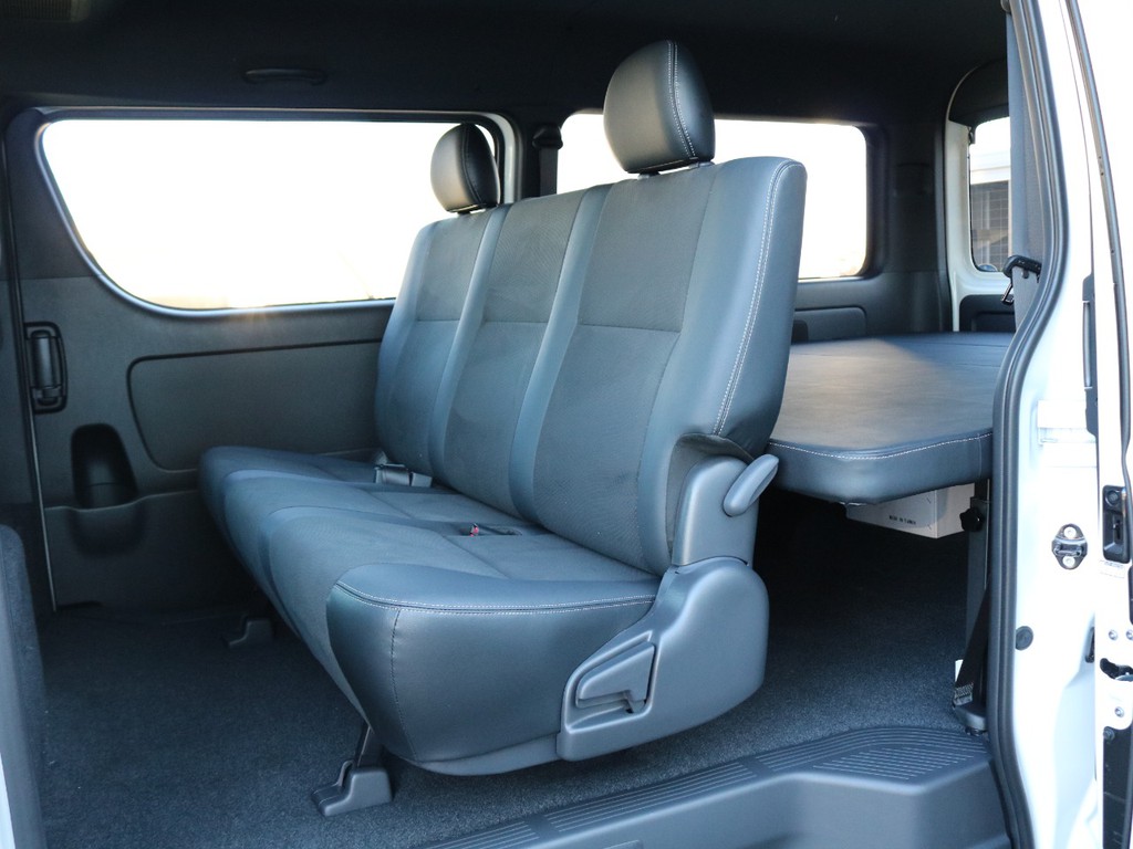 セカンドシートは3名乗車定員☆