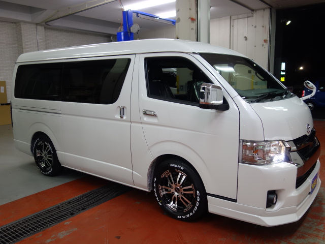 新車ハイエースＶダークプライムⅡワイドスーパーＧＬ２８００ディーゼルターボナビパッケージ入庫致しました！！