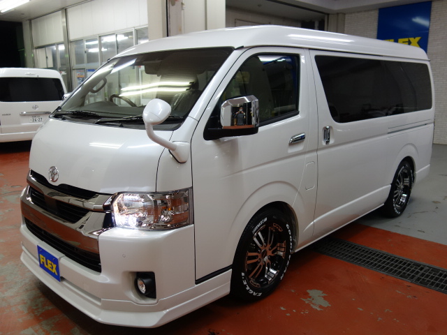 新車ハイエースＶダークプライムⅡワイドスーパーＧＬ２８００ディーゼルターボナビパッケージ入庫致しました！！