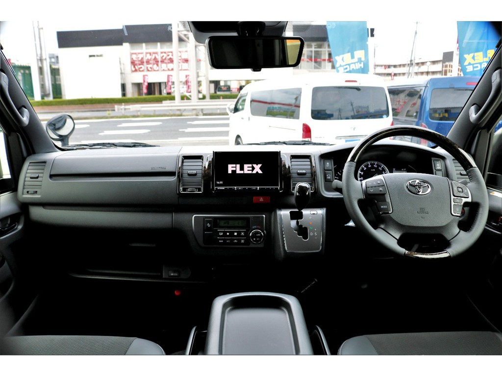 特別仕様車専用ならではの高級感溢れる内装！！