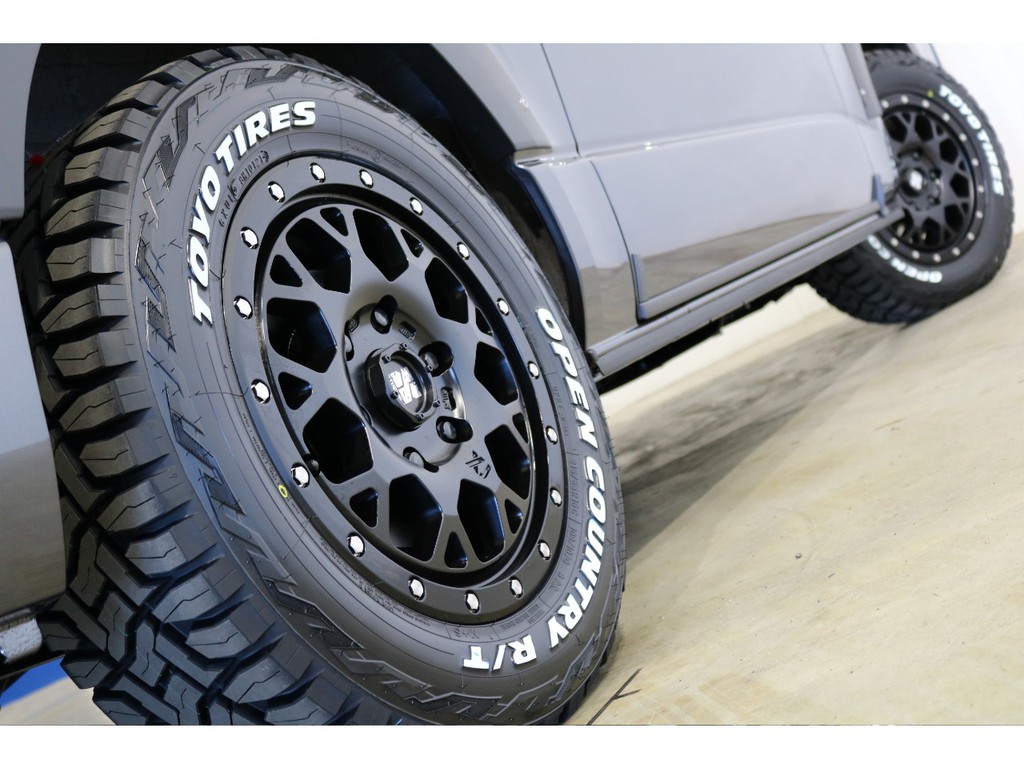 XJ04 16インチアルミホイール＆オープンカントリーR/Tホワイトレター！