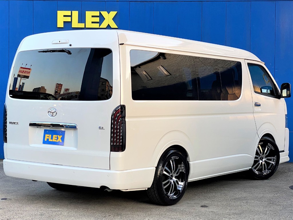 ワイドボディーならではの迫力あるリアビュー！！