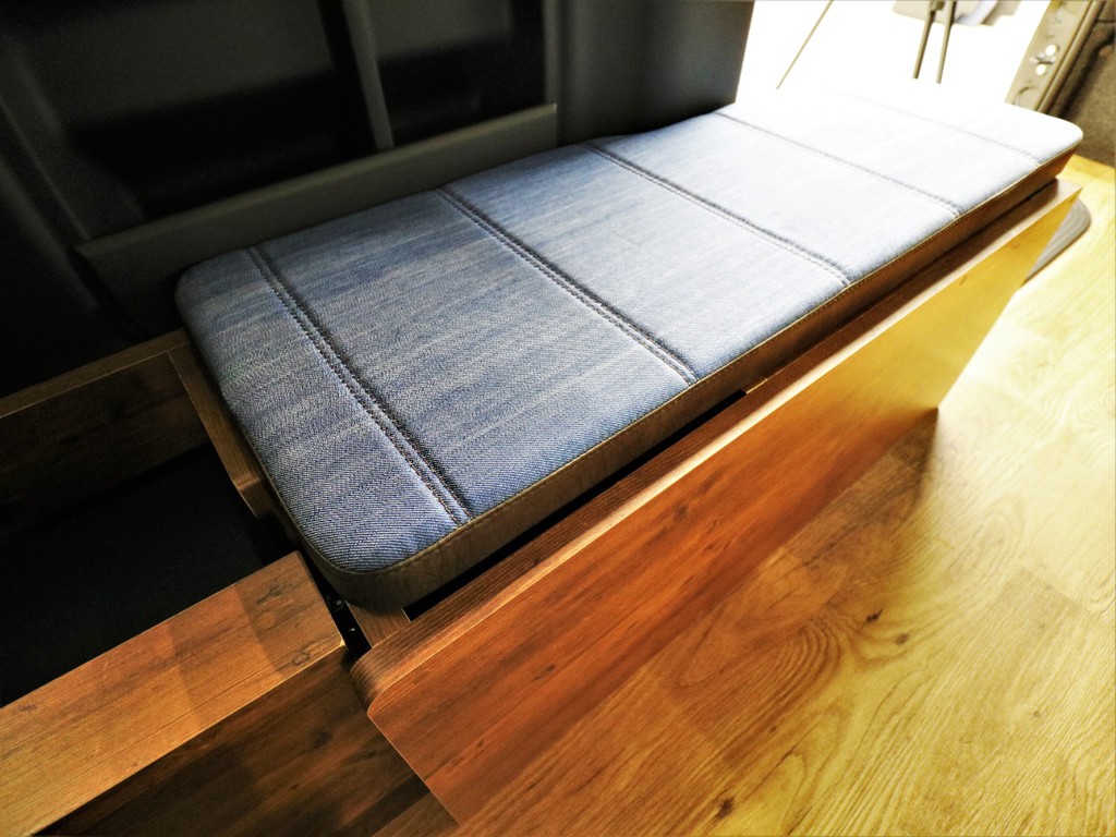 細かい部分までデニム生地が使用されております！！