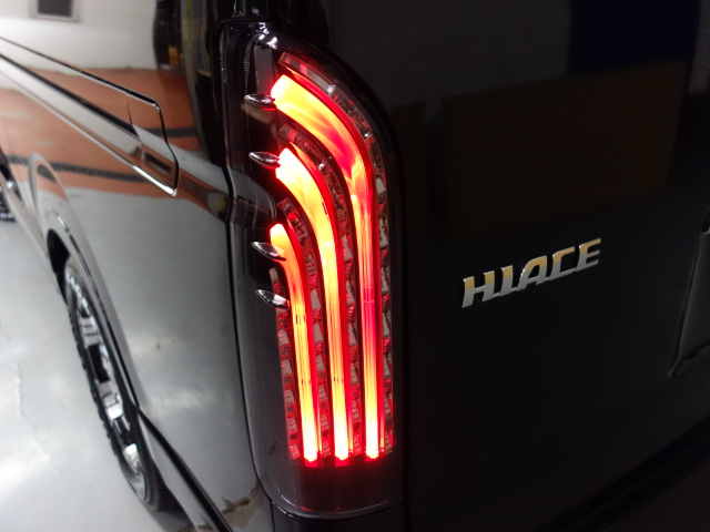 テールには新品でFLEXオリジナル煌きレッドLEDテールランプを新品で装着！！