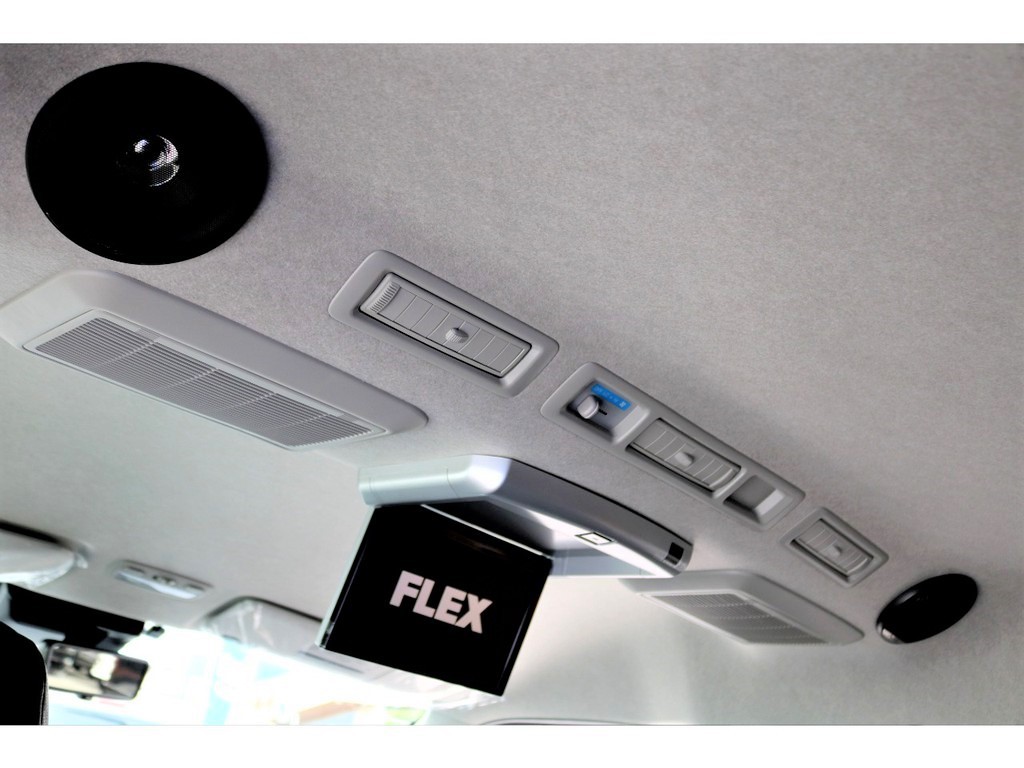 増設リアスピーカー＆フリップダウンモニター完備！！