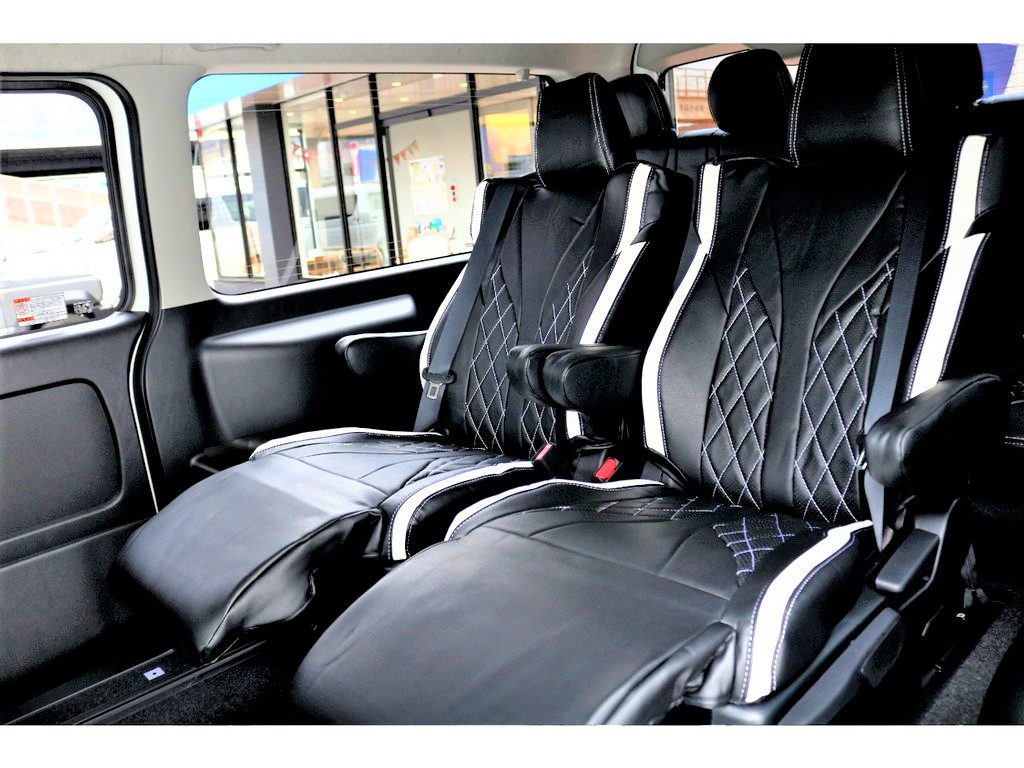 シートは足元も伸ばせて居心地もＧＯＯＤ♪