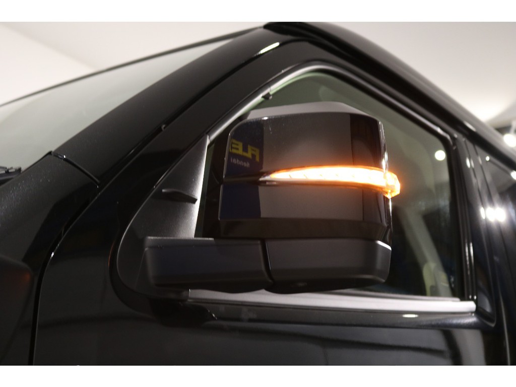 ついに搭載！AVESTウインカーミラー！シーケンシャルタイプです！！