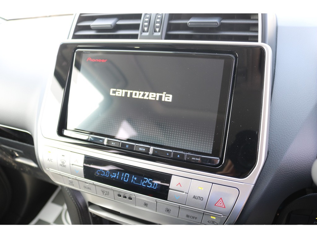 新品カロッツェリア９インチナビ装着！フルセグ・Bluetooth接続対応です☆