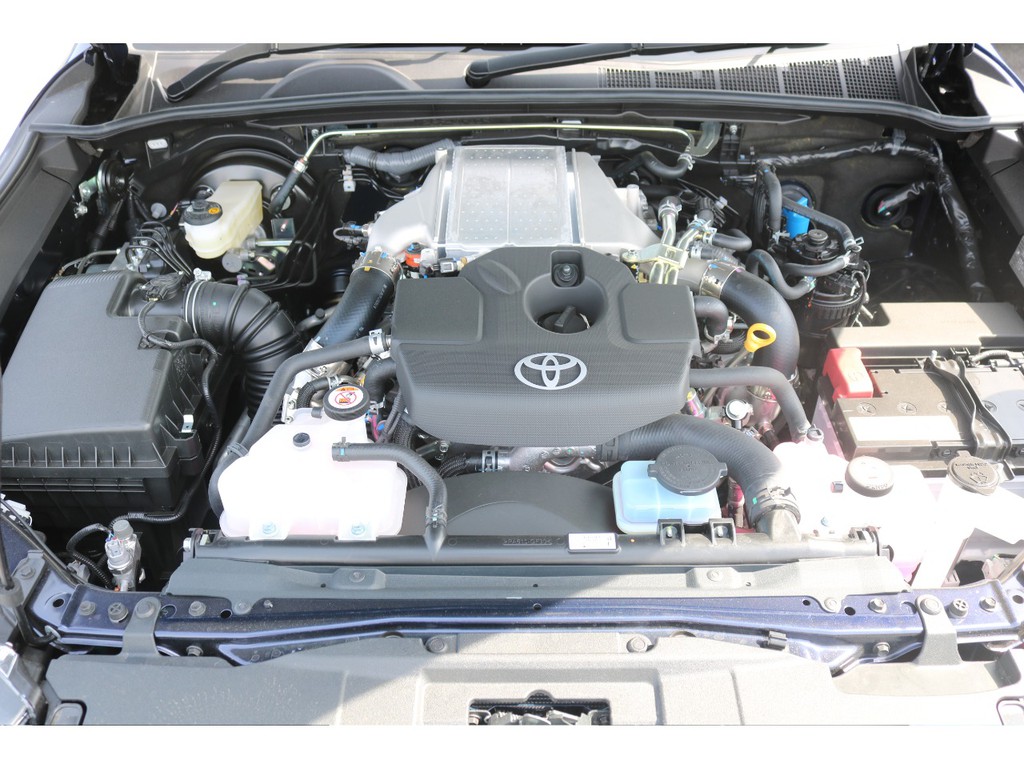 直列4気筒　2.4L　ディーゼルエンジンです！