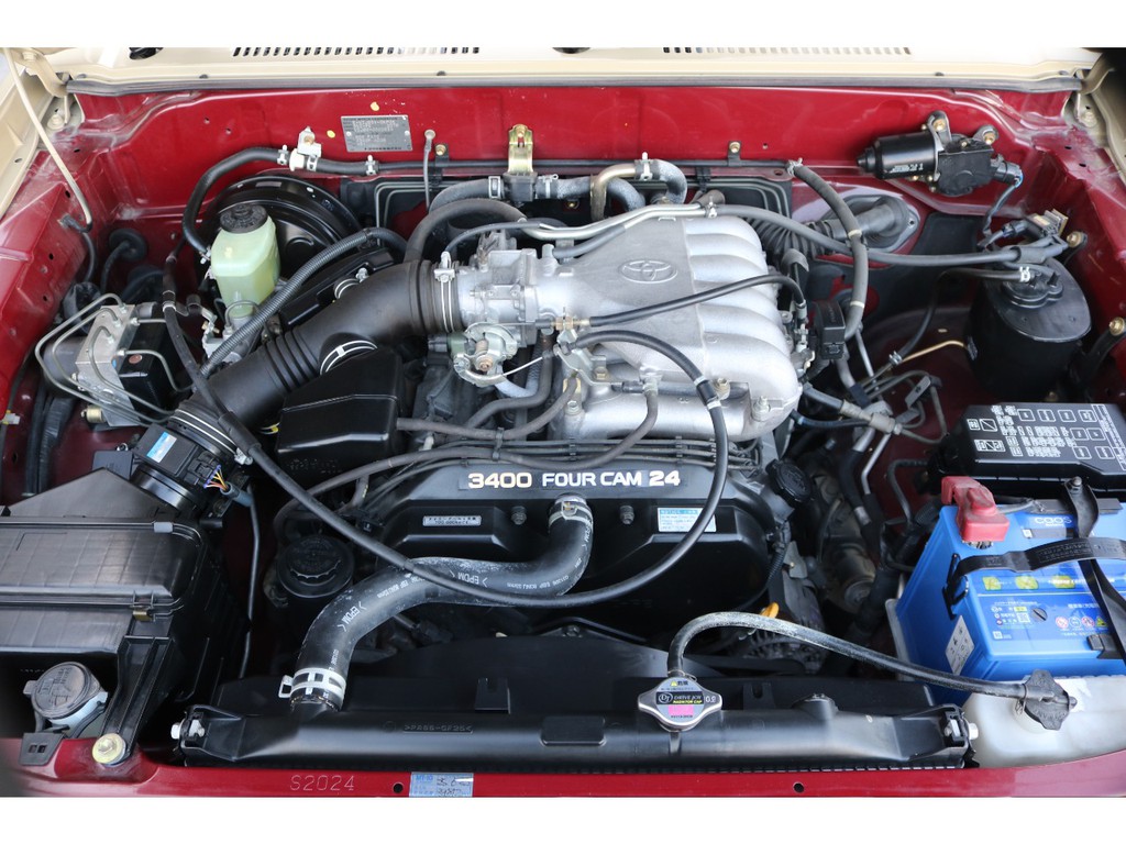 パワフルな走りが楽しめる、Ｖ６・３４００ｃｃの５ＶＺエンジン！