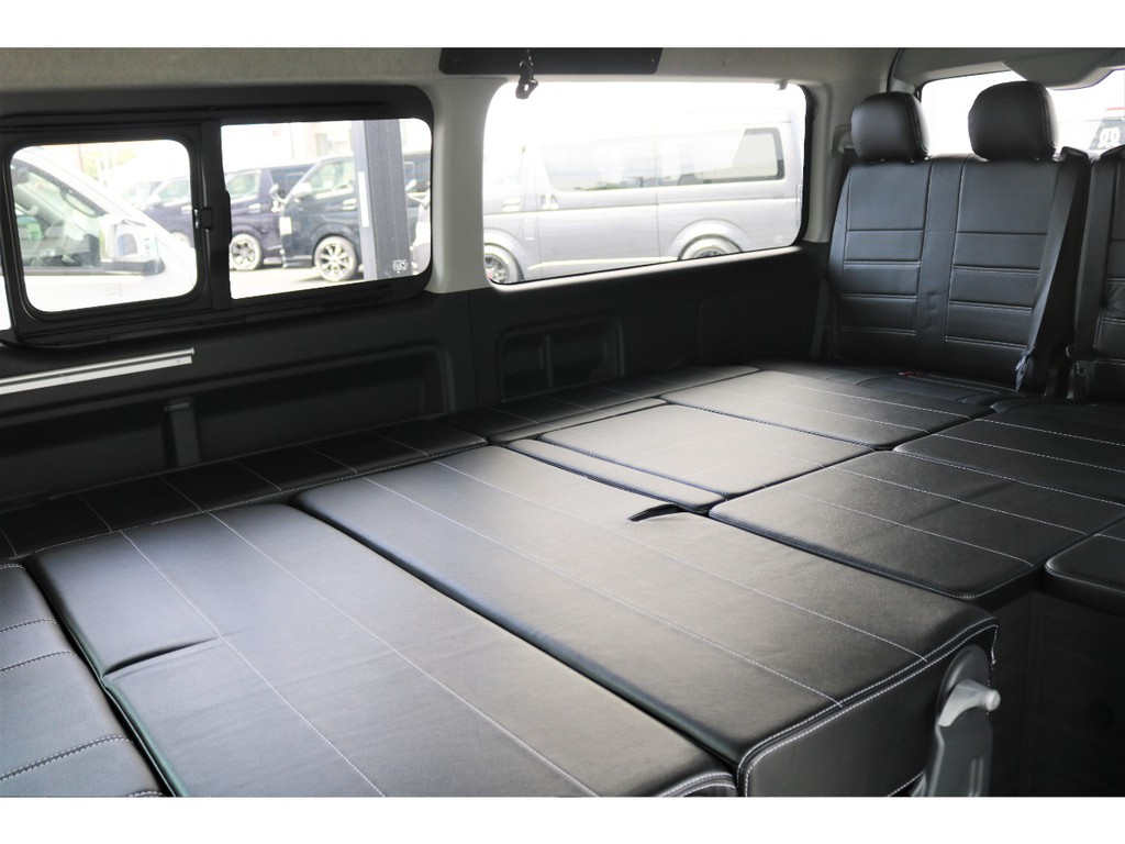 2列目以降がフルフラットになるため、車中泊の際や小休憩に重宝します！！