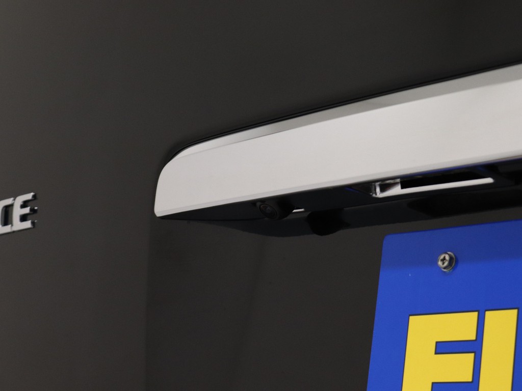 バックカメラも付いております！