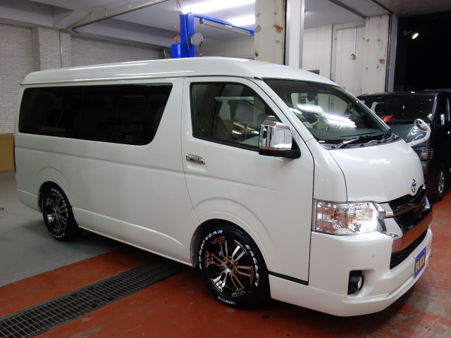 新車ハイエースワゴンＧＬファミリーに好評のアレンジＡＳシートアレンジ車両入庫致しました！！店頭在庫車、即納車可能になります！！