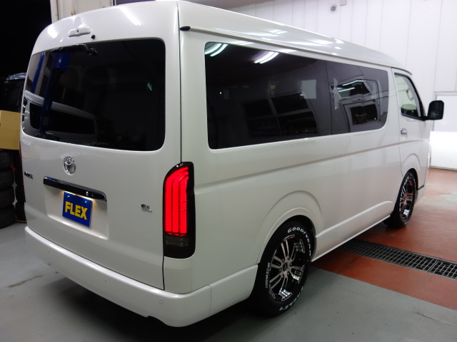新車ハイエースワゴンＧＬファミリーに好評のアレンジＡＳシートアレンジ車両入庫致しました！！店頭在庫車、即納車可能になります！！
