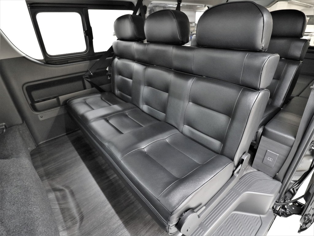 ＦＬＥＸ Ｖｅｒ５内装架装！【前向き７人・後向き３人乗り仕様】