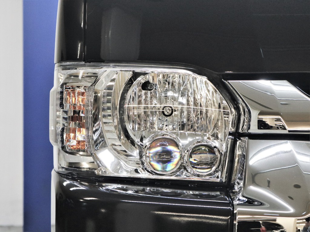 ＬＥＤヘッドランプなどメーカーオプションはフル装備！