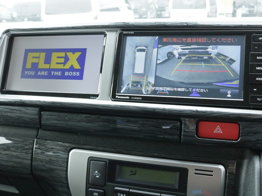 快適なドライブを実現するサブモニター付き♪