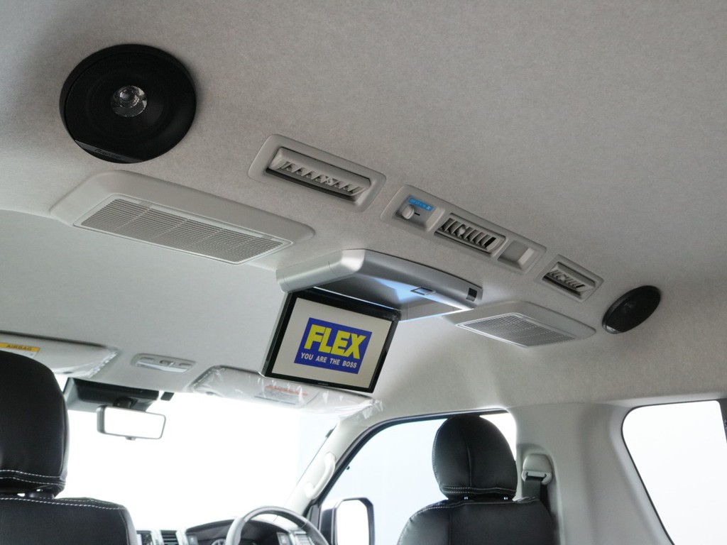 パイオニアフリップダウンモニター＆ルーフスピーカー搭載！