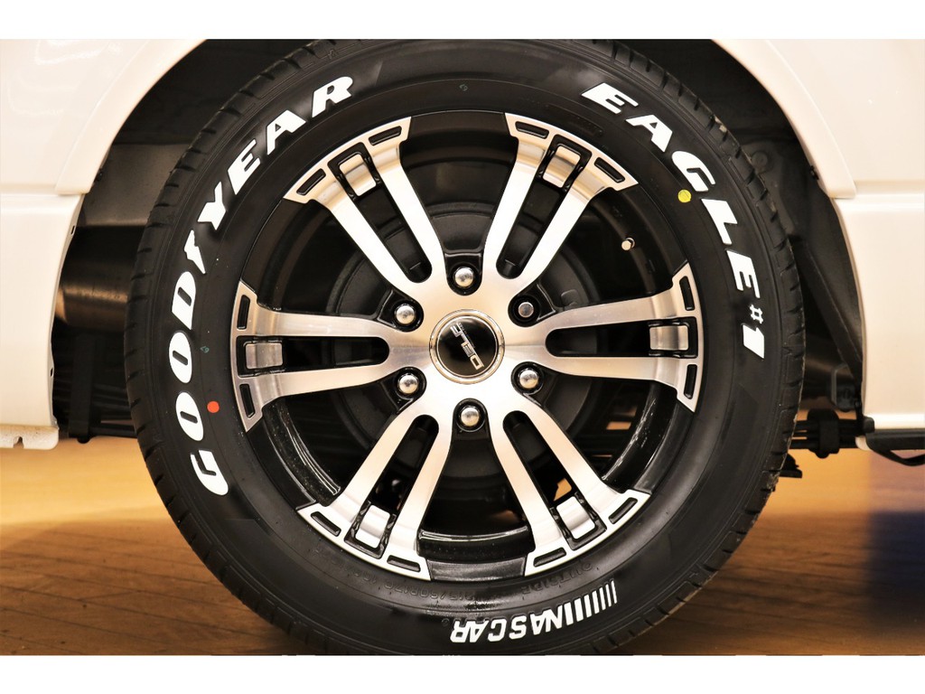 FLEXオリジナル17インチアルミホイール×GOODYEARナスカータイヤ装着★