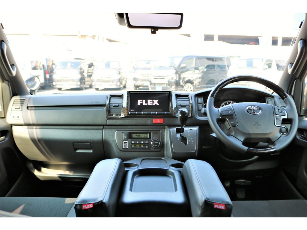 特別仕様車専用装備＆ＦＬＥＸカスタム搭載で使い勝手の良い内装に仕上げました！！