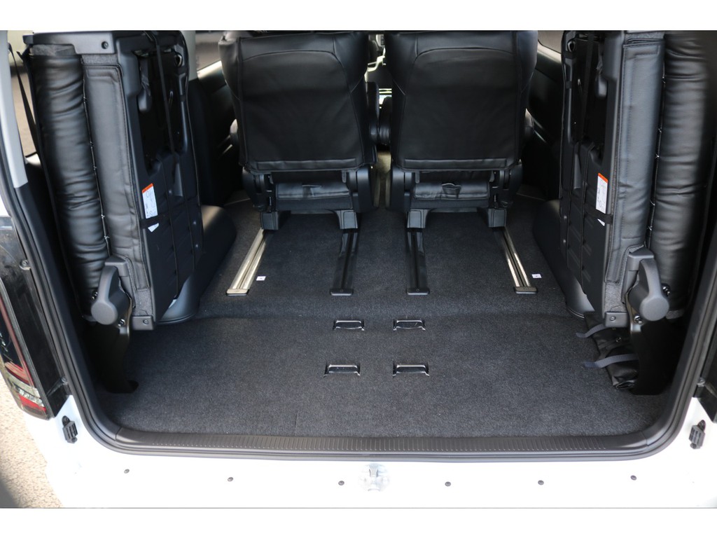 4列目を跳ね上げれば荷物も積めちゃいます！