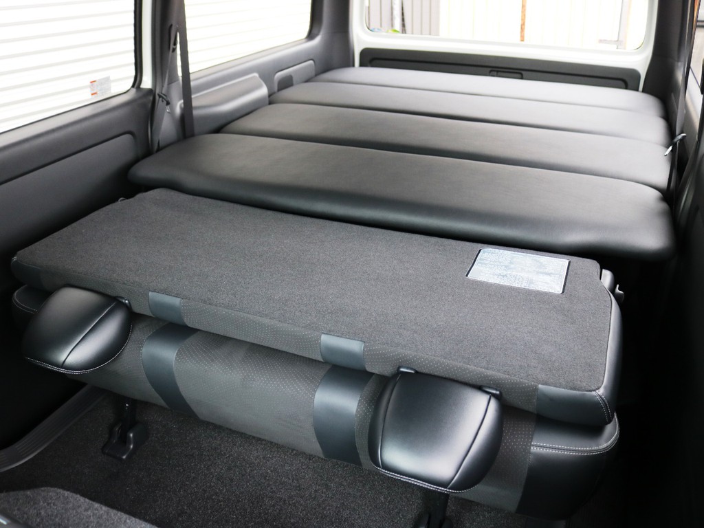 当社オリジナルベッドキットを装備したお車となっております！