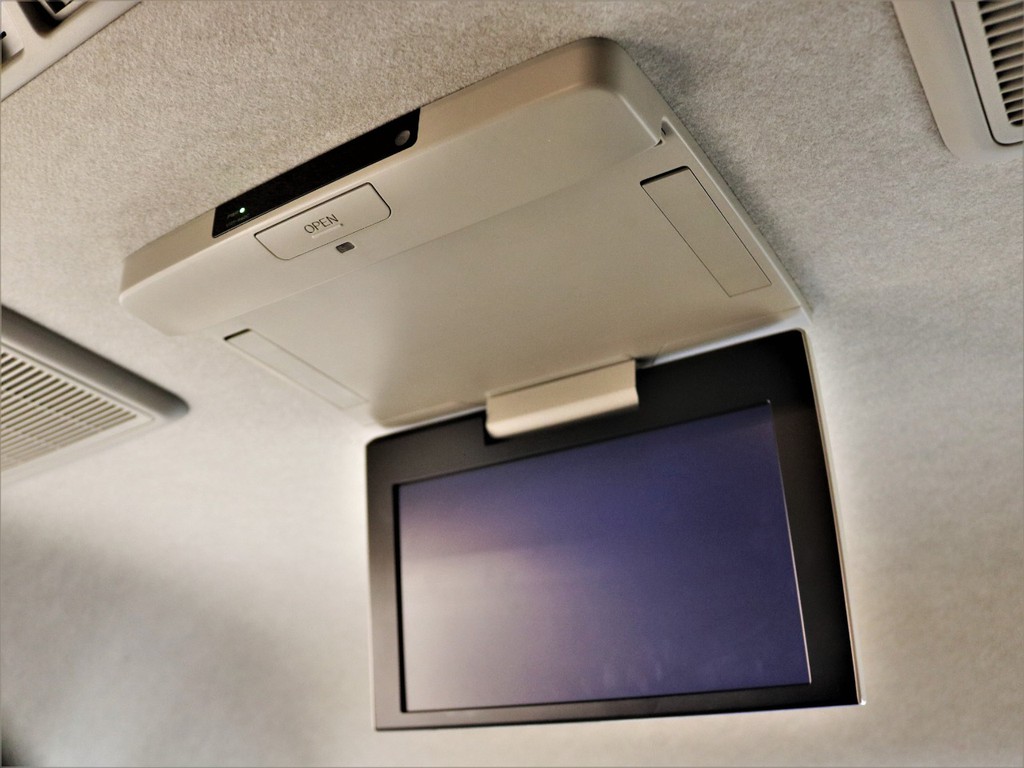 純正フリップダウンモニター！