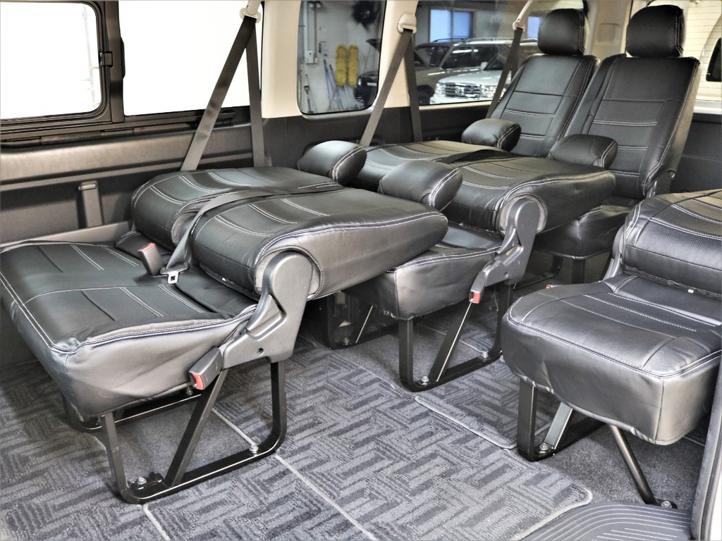 ２列目＆３列目シートリクライニング加工済み！