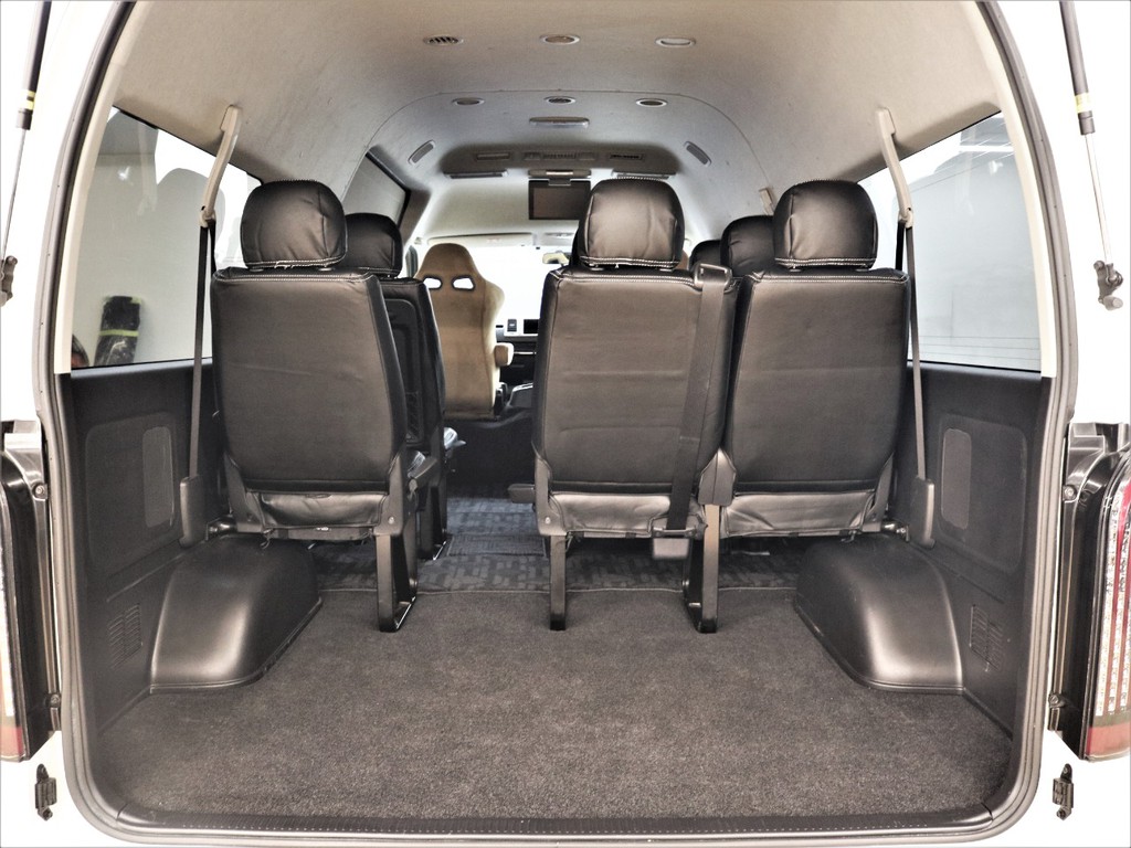 ラゲッジスペースも広々としております！