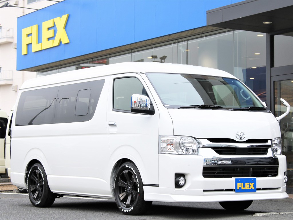 車体が大きく迫力満点のハイエースですが、全体的に程よくカスタムされていて好印象を持ちます！