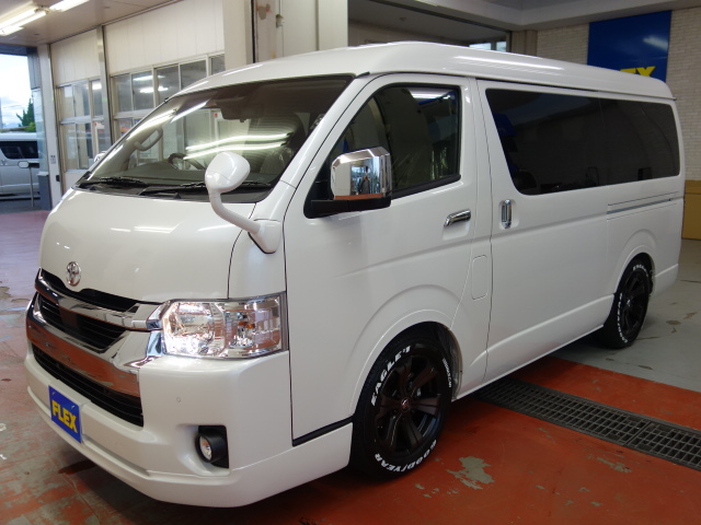 オリジナルオーバーフェンダーを装着しているので、車検適合車両になります！更に実際よりもローフォルムな見た目に♪