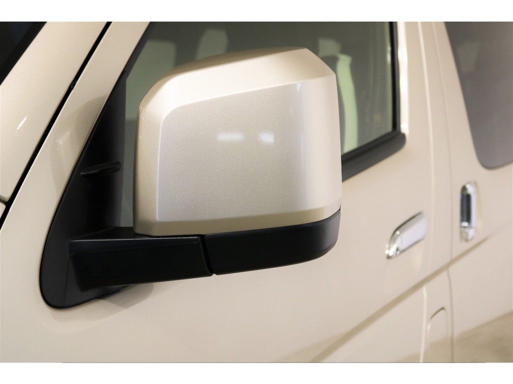 サイドミラーも同色に！