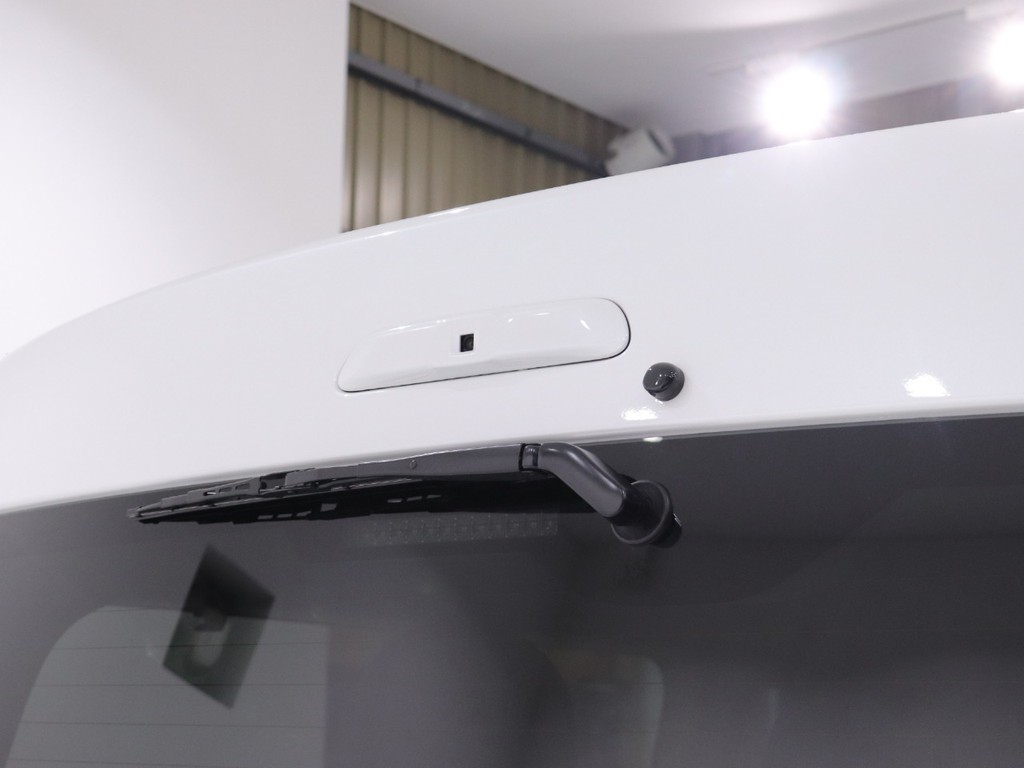 メーカーOPのデジタルインナーミラー付き！