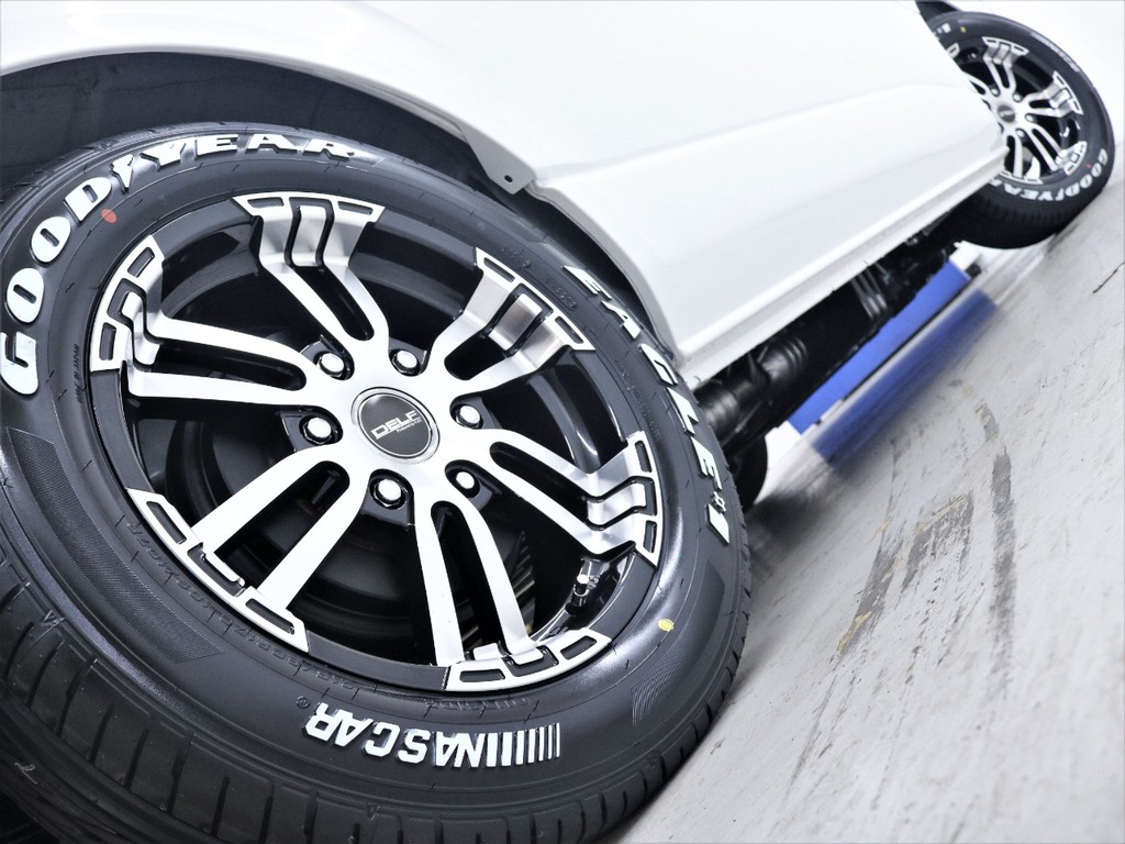 17inch FLEXオリジナル【Delf０２】アルミホイール＆17inch グットイヤーナスカータイヤ！