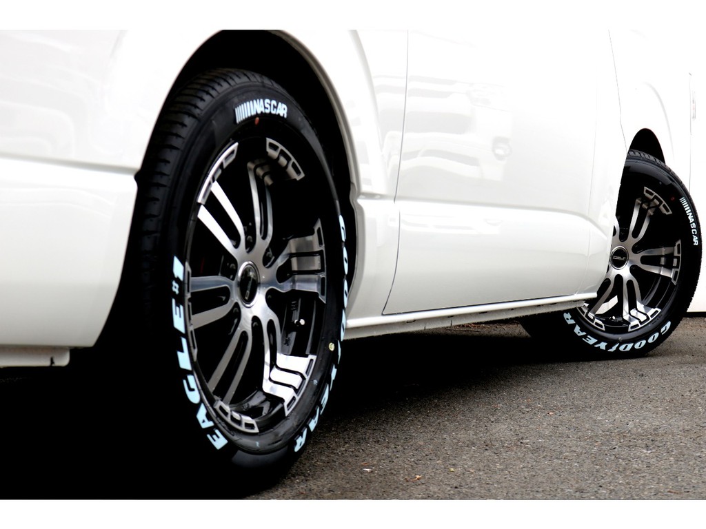 ＦＬＥＸ　Ｄｅｌｆ０２　１７インチアルミ！ＧＯＯＤＹＥＡＲタイヤ！