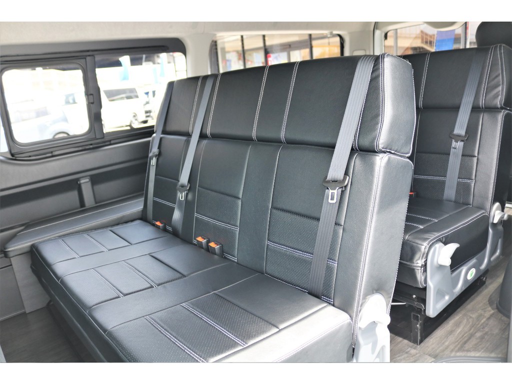 内装架装Ｖｅｒ.３は３人掛けシートに換装！！シートアレンジも自由自在！！