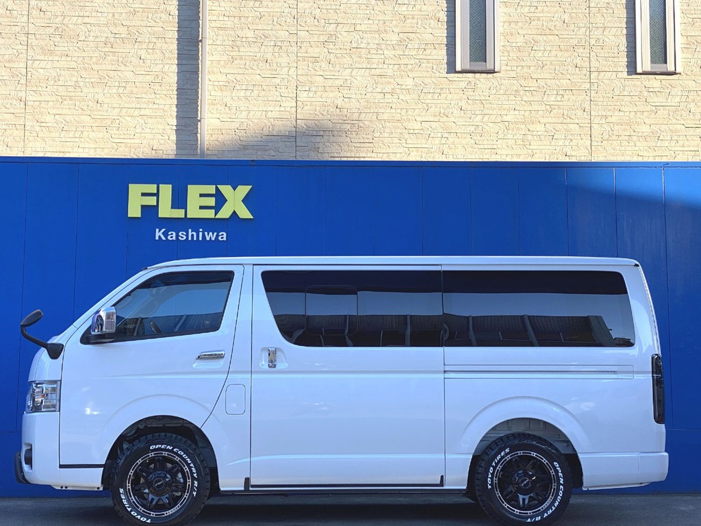 スライドドアには小窓完備！！