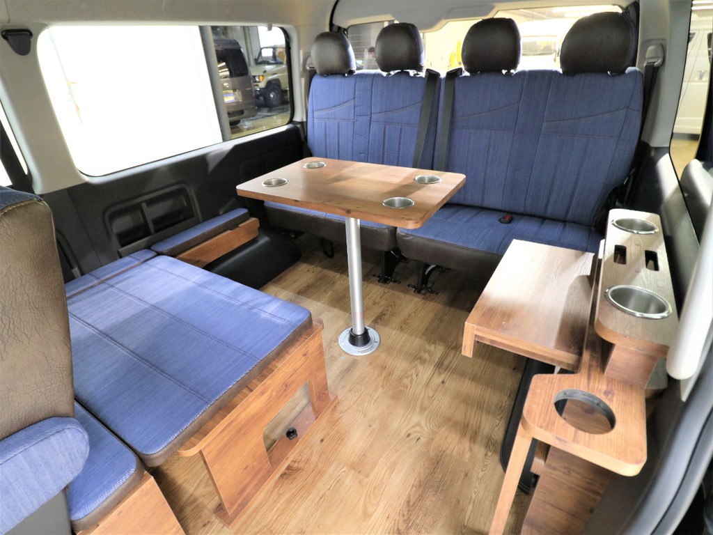 茶木目にデニムでかわいい室内！