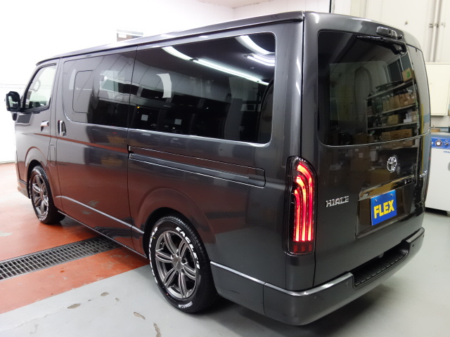新車ダークプライムⅡ２０００ガソリン２ＷＤファミリーに好評の床張りベットＫＩＴナビパッケージ完成致しました！！渋いガンメタのコンプリート車になります！！