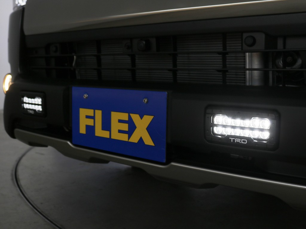 スポイラーには、ＬＥＤデイライトが完備されております♪