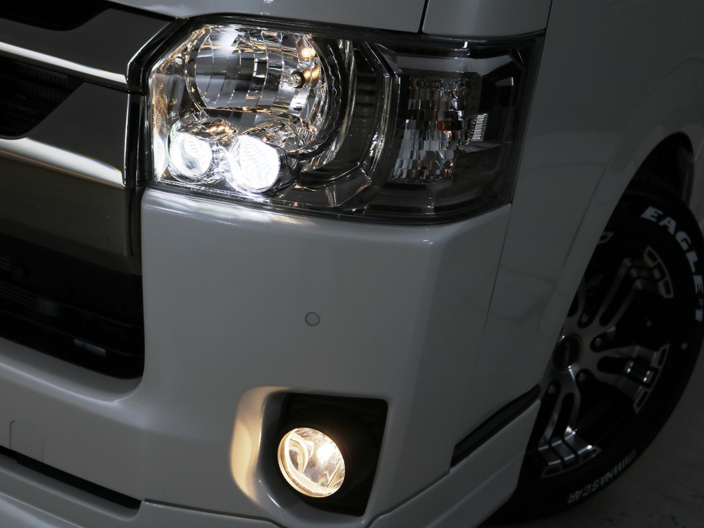 ＬＥＤヘッドランプ　標準装備！