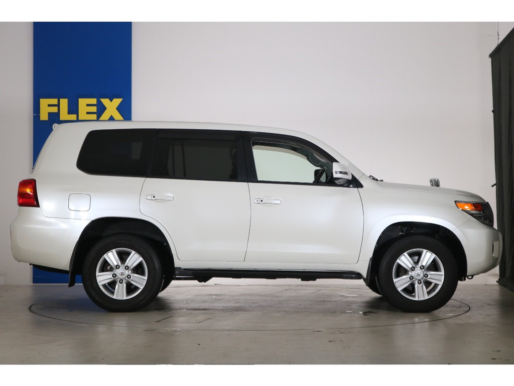 TOYOTAのフルサイズSUV！このままでも存在感あふれる1台です☆