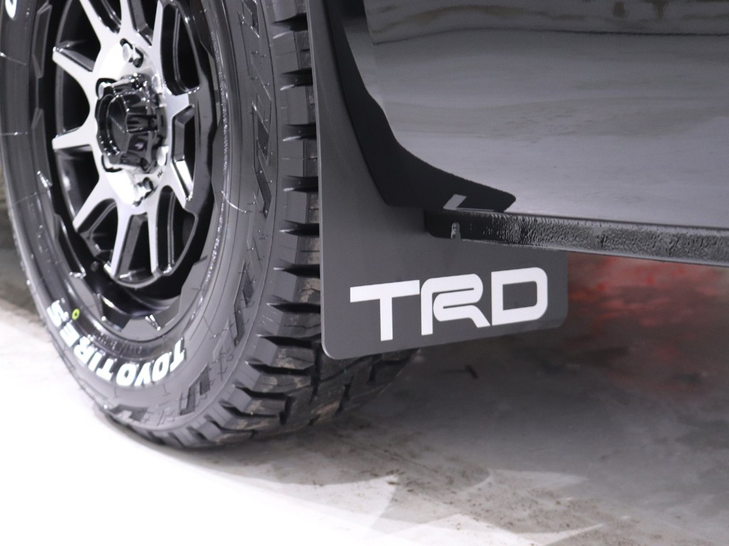 TRDマッドフラップを装着！実用性とデザインの良さも抜群です！